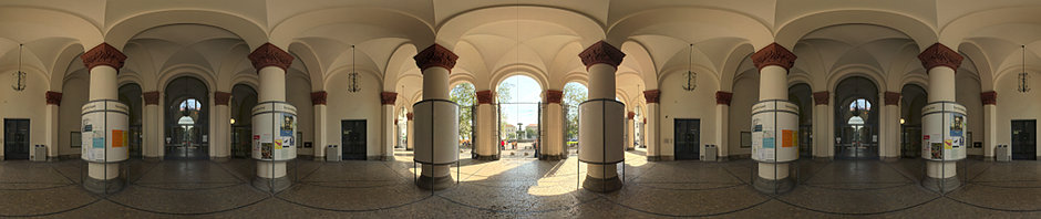 MMatern_20070827_1033_LMU_Eingang_wpheader.jpg