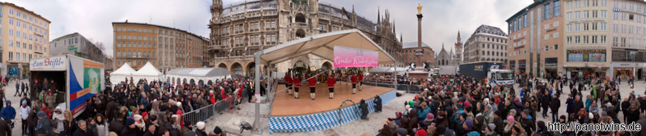 Schäfflertanz at Marienplatz (Dance of the coopers)