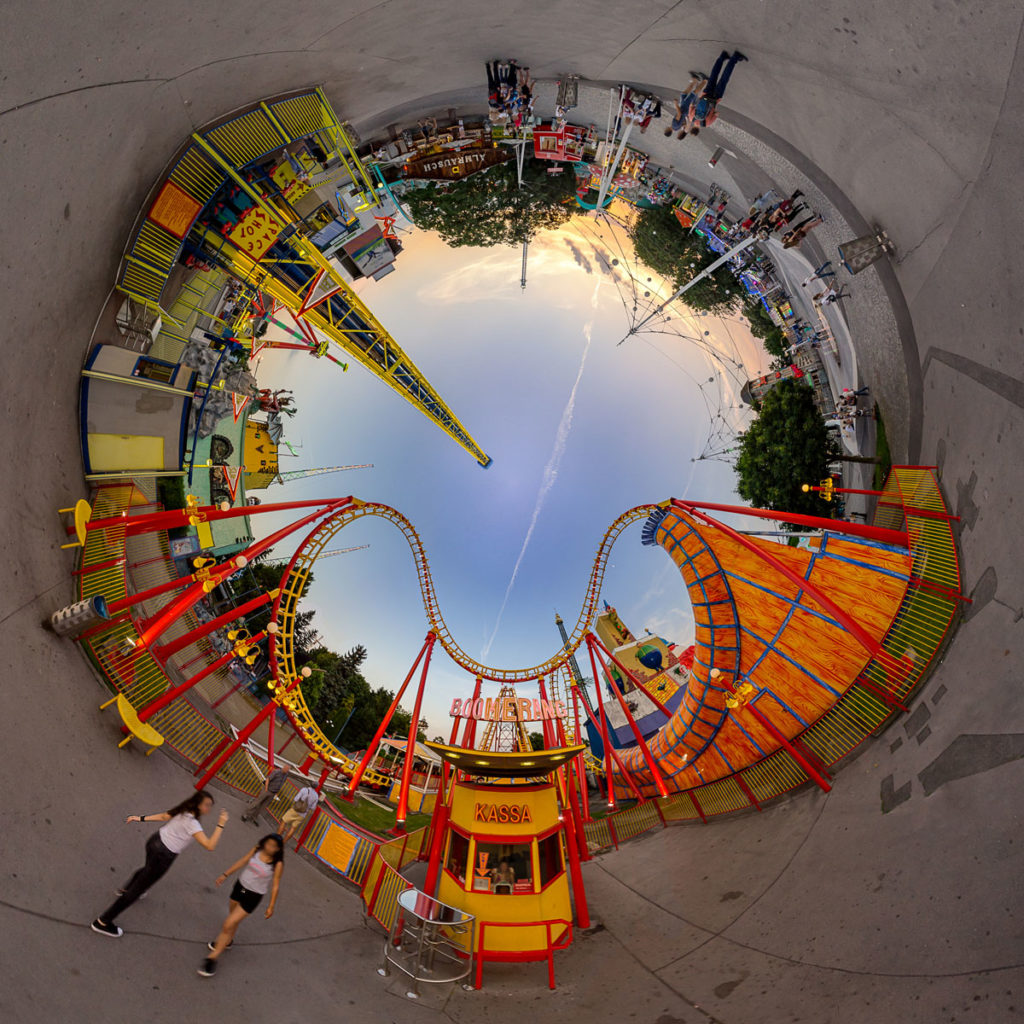 Boomerang Roller Coaster - Stereographic Up